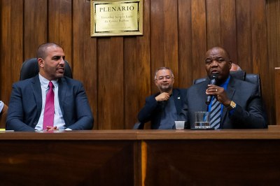 Câmara realiza Sessão Solene em homenagem a Bispo e membros da Igreja Pentecostal Anabatista