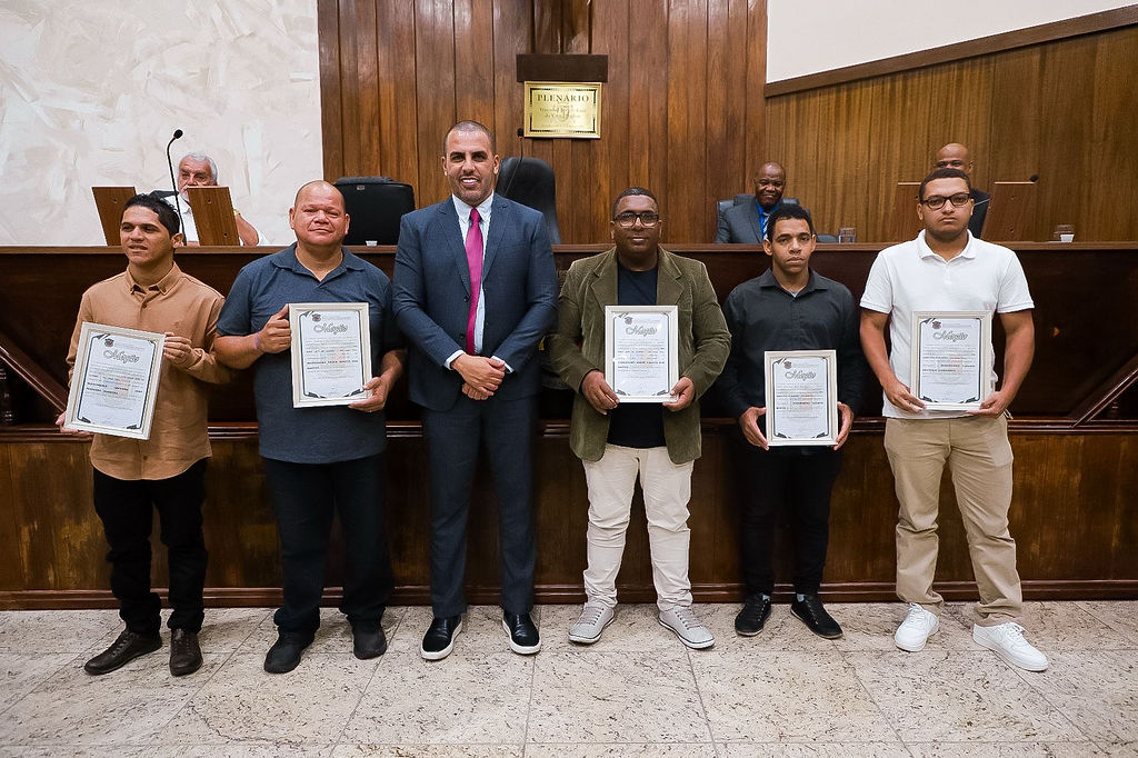 Câmara realiza Sessão Solene em homenagem a Bispo e membros da Igreja Pentecostal Anabatista