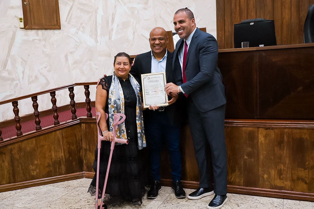 Câmara realiza Sessão Solene em homenagem a Bispo e membros da Igreja Pentecostal Anabatista