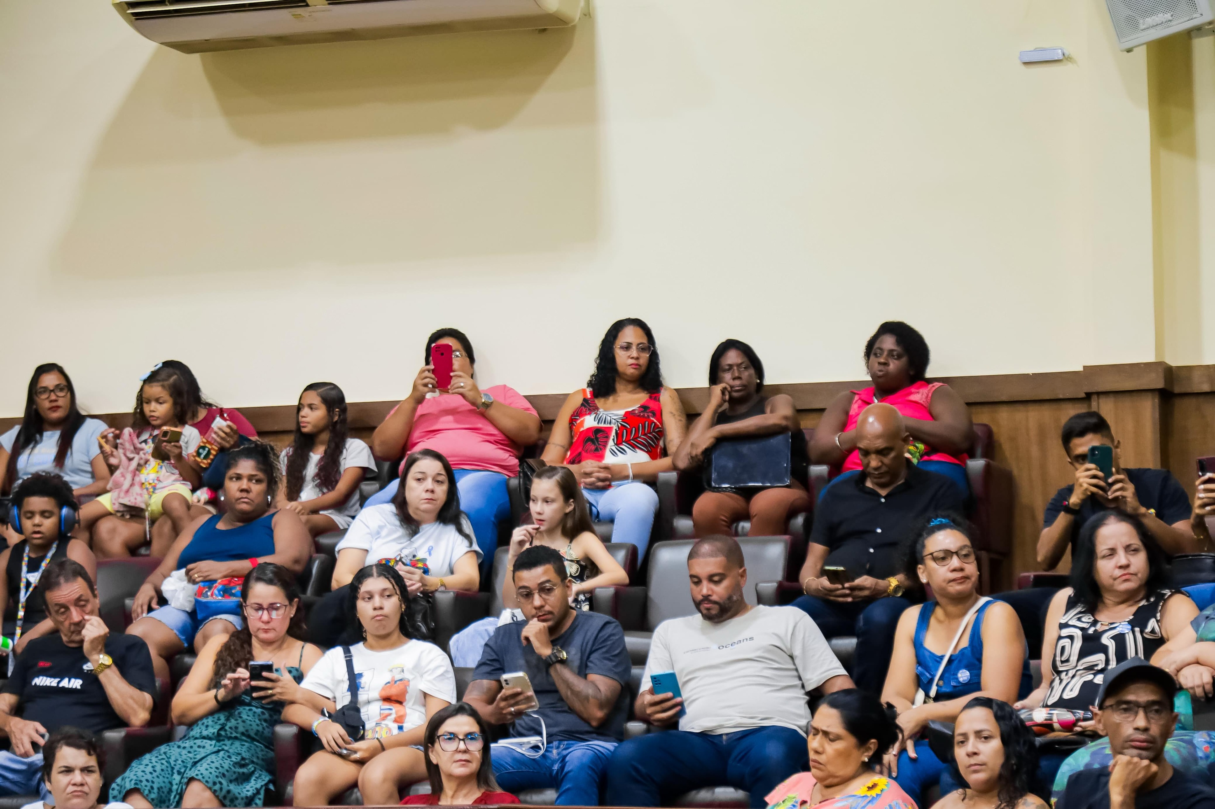 Câmara realiza Sessão Solene em homenagem ao Dia Mundial de Conscientização do Autismo