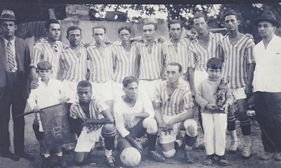 1 - 1913 - Esmeralda Futebol Clube primeiro time de futebol de São João de Meriti..jpeg