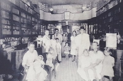 2 - 1921 - Farmácia Marechal Floriano. A primeira em São João de Meriti..jpeg