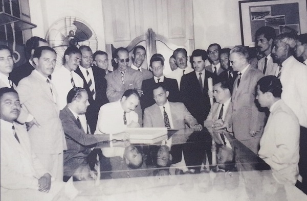 23 - 1947 - Posse do Prefeito Dr. José dos Campos Manhães e vereadores da 1ª legislatura..jpeg