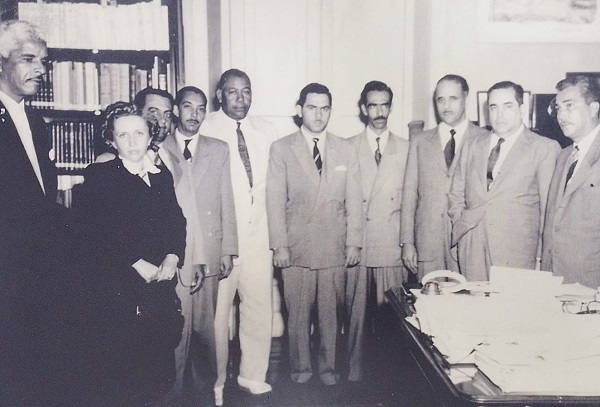 31 - 1951 - Reunião entre o Governador Amaral Peixoto, Prefeito e Vereadores de São João de Meriti..jpeg