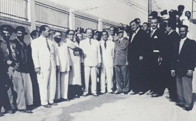 35 - 1932 - Inauguração da Passarela sobre o Rio Pavuna, com a presença o Prefeito Plácido Figueiredo e Deputado Lucas de Andrade Figueira..jpeg