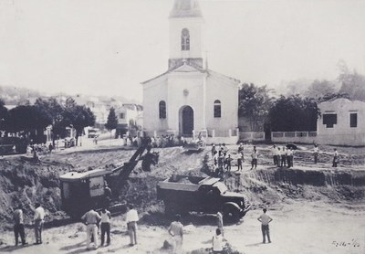 36 - 1952 - Início da obra de remodelação da Praça da Matriz, Prefeito Domingos Corrêa..jpeg