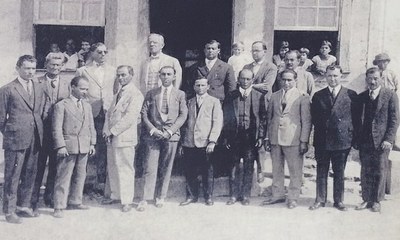 4 - 1927 - Algumas figuras históricas de São João de Meriti, incluindo Manuel Francisco da Rosa, Engenheiro Belford, Valério Villas-Boas, Dr. Rubens Farrula e José de Medeiros..jpeg