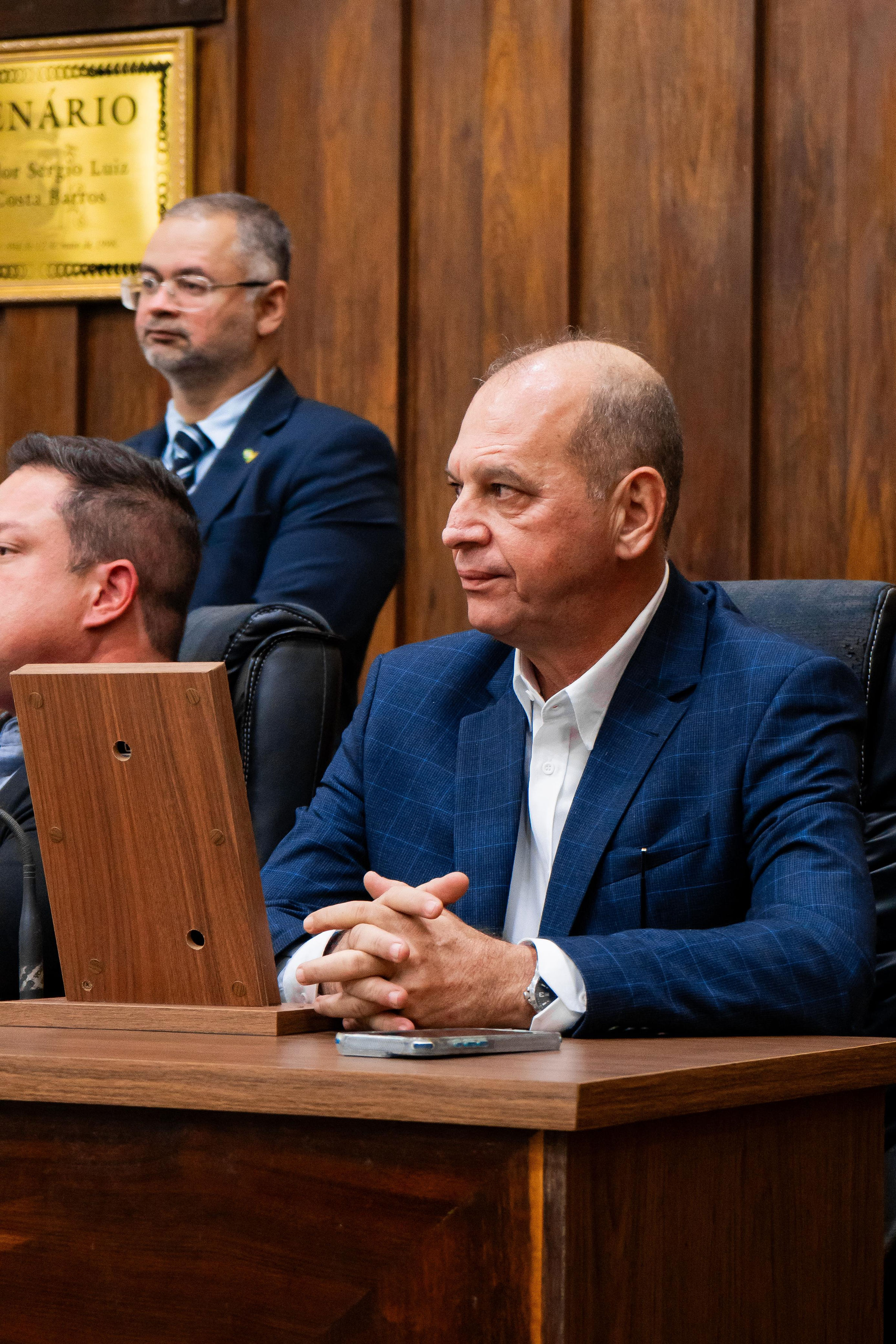 Câmara aprova prioridade de atendimento para pessoas que realizam tratamentos de quimioterapia, radioterapia, hemodiálise ou que utilizam bolsa de colostomia