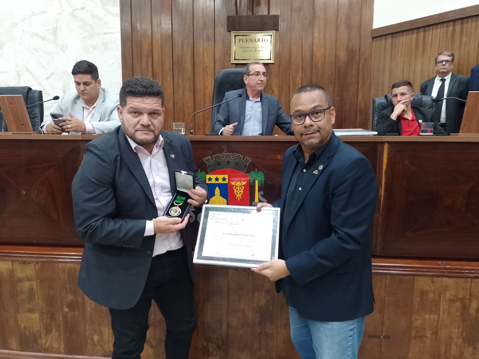Câmara homenageia advogado em última Sessão do ano